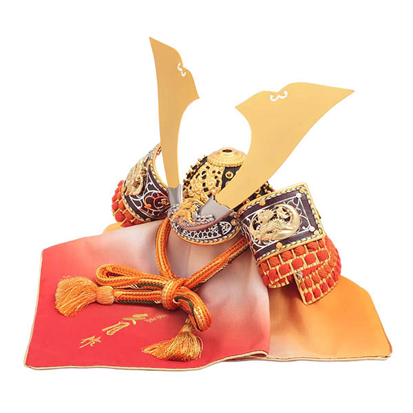 久月　 五月人形　久月作 麒麟児之兜 平飾り 正絹曙縅 麒麟児鯉飾り付き  甲冑師 鈴木利光　詳細画像