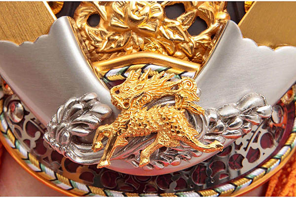 久月　 五月人形　久月作 麒麟児之兜 平飾り 正絹曙縅 麒麟児鯉飾り付き  甲冑師 鈴木利光　詳細画像