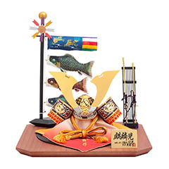 五月人形: 久月作 麒麟児之兜 平飾り 正絹曙縅 麒麟児鯉飾り付き  甲冑師 鈴木利光 【D-6】