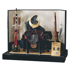 五月人形: 久月作 王者之兜 正絹 黒糸縅 越前手漉和紙墨絵屏風 ワダエミ監修 甲冑師 中村宗光 【D-12】