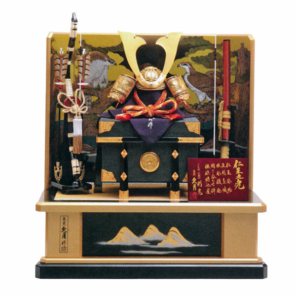 久月作 仁王之兜 高床台飾り 正絹 茜糸縅 駿河古典蒔絵 甲冑師 鈴木利光 【D-15】