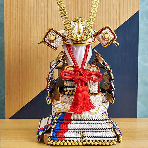 五月人形 久月 久月 奉納鎧 平飾り 正絹 白糸褄取縅 詳細画像 久月 五月人形 久月 奉納鎧 平飾り 正絹 白糸褄取縅 詳細画像