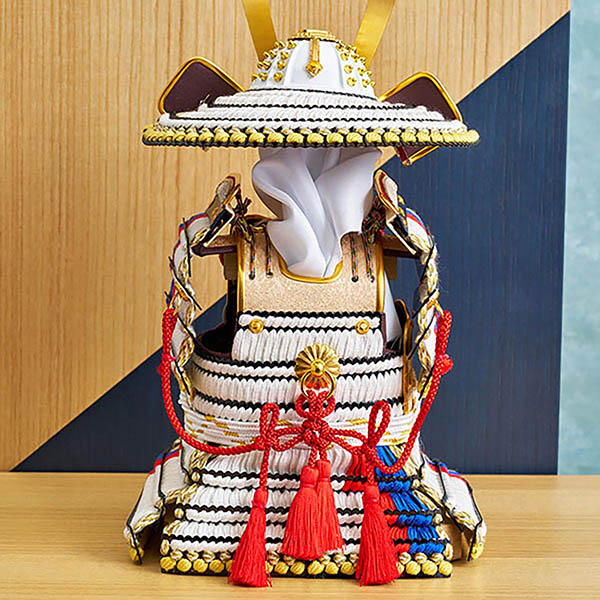 五月人形 久月 久月 奉納鎧 平飾り 正絹 白糸褄取縅 詳細画像 久月 五月人形 久月 奉納鎧 平飾り 正絹 白糸褄取縅 詳細画像