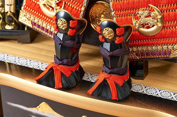 久月　 五月人形　久月作 麒麟児大鎧 高床台飾り 正絹 朱糸縅 麒麟児二曲屏風 甲冑師 鈴木利光　詳細画像