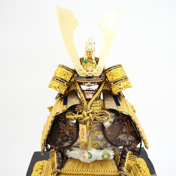 久月　 五月人形　久月作 彫金仁王大鎧 高床台飾り 正絹 緋縅 駿河古典蒔絵 甲冑師 鈴木利光　詳細画像