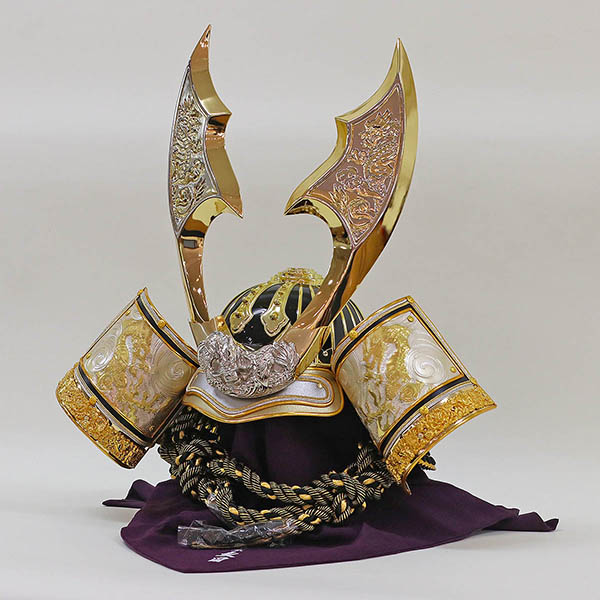 久月　 五月人形　久月 着用兜 収納飾り 黒糸縅 雲竜二曲 収納箱　詳細画像