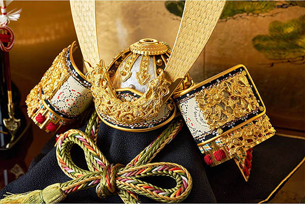 久月　 五月人形　久月作 仁王之兜 収納飾り 正絹 萌黄裾濃縅  甲冑師 鈴木利光 久月当主監製　詳細画像