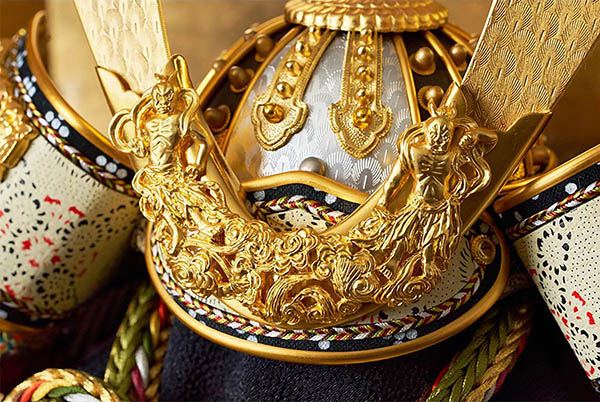 久月　 五月人形　久月作 仁王之兜 収納飾り 正絹 萌黄裾濃縅  甲冑師 鈴木利光 久月当主監製　詳細画像