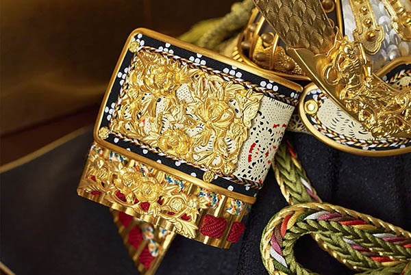 久月　 五月人形　久月作 仁王之兜 収納飾り 正絹 萌黄裾濃縅  甲冑師 鈴木利光 久月当主監製　詳細画像