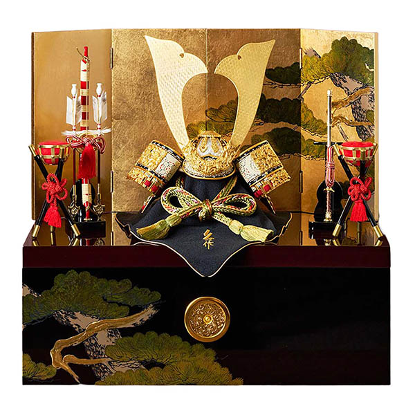 久月作 仁王之兜 収納飾り 正絹 萌黄裾濃縅  甲冑師 鈴木利光 久月当主監製 【D-14】