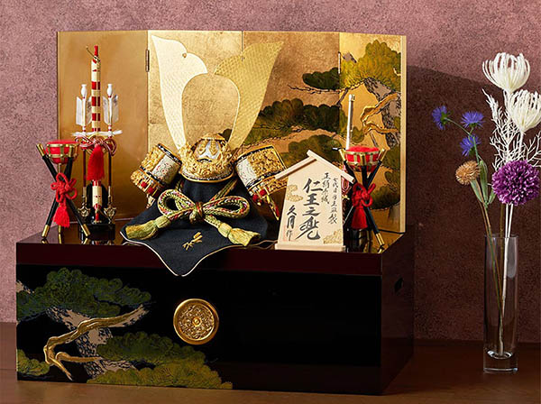 久月　 五月人形　久月作 仁王之兜 収納飾り 正絹 萌黄裾濃縅  甲冑師 鈴木利光 久月当主監製　詳細画像