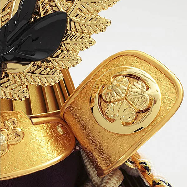 久月　 五月人形　久月 戦国武将 兜 収納飾り 正絹 白糸縅 徳川家康公 駿河古典蒔絵 白木 木目　詳細画像