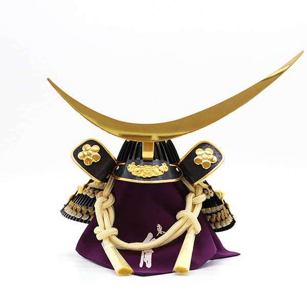 五月人形 久月 久月 戦国武将 兜 収納飾り 正絹 白糸縅 伊達政宗公 駿河古典蒔絵 白木 木目 詳細画像 久月 五月人形 久月 戦国武将 兜 収納飾り 正絹 白糸縅 伊達政宗公 駿河古典蒔絵 白木 木目 詳細画像