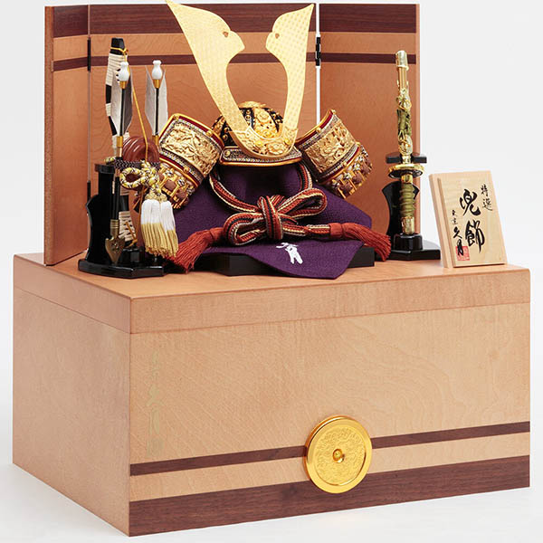 久月　 五月人形　銘木 栃 兜 二引 収納飾り 正絹 茶糸裾後縅 白木 木目　詳細画像