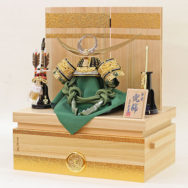 久月　 五月人形　銘木 檜 上杉謙信 兜 二引き 収納飾り 正絹 萌黄裾濃縅 白木 木目　詳細画像