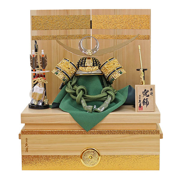 銘木 檜 上杉謙信 兜 二引き 収納飾り 正絹 萌黄裾濃縅 白木 木目 【D-40】