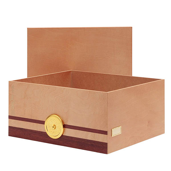 五月人形 久月 鈴木利光作 銘木 栃 兜 二引き 収納飾り 正絹 薄茶中白縅 久月監製 白木 木目 詳細画像 久月 五月人形 鈴木利光作 銘木 栃 兜 二引き 収納飾り 正絹 薄茶中白縅 久月監製 白木 木目 詳細画像