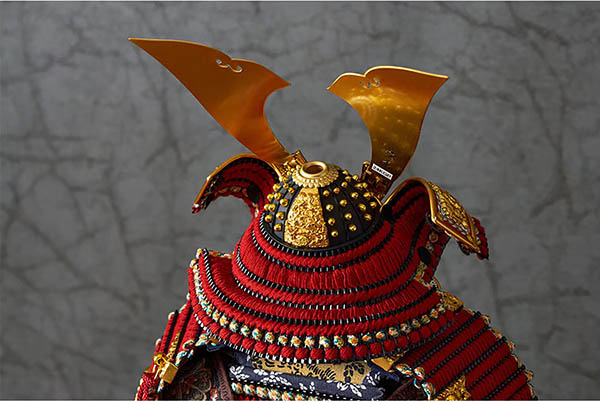 五月人形 久月 中村宗光作 銘木 花梨 鎧 二引き 収納飾り 正絹 紅雅茜縅 久月監製 木目 詳細画像 久月 五月人形 中村宗光作 銘木 花梨 鎧 二引き 収納飾り 正絹 紅雅茜縅 久月監製 木目 詳細画像