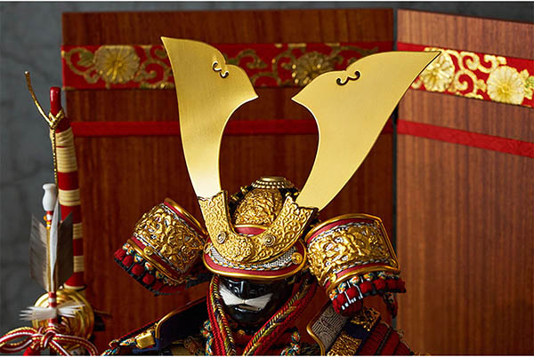 五月人形 久月 中村宗光作 銘木 花梨 鎧 二引き 収納飾り 正絹 紅雅茜縅 久月監製 木目 詳細画像 久月 五月人形 中村宗光作 銘木 花梨 鎧 二引き 収納飾り 正絹 紅雅茜縅 久月監製 木目 詳細画像