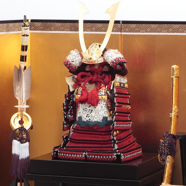 久月　 五月人形　早乙女幸隆作 大鎧 平飾り 正絹 赤糸縅 鎌倉時代 貼り合わせ小札 久月監製　詳細画像