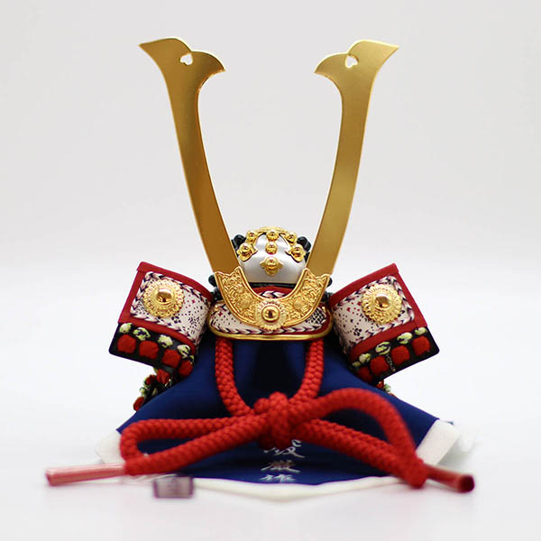 五月人形 久月 加藤峻厳作 兜 収納飾り 赤糸縅 張り合わせ小札 久月監製 銀箔市松屏風 収納箱 詳細画像 久月 五月人形 加藤峻厳作 兜 収納飾り 赤糸縅 張り合わせ小札 久月監製 銀箔市松屏風 収納箱 詳細画像