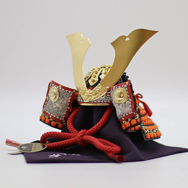 久月　 五月人形　加藤峻厳作 兜 平飾り 朱糸縅 張り合わせ小札 久月監製　詳細画像