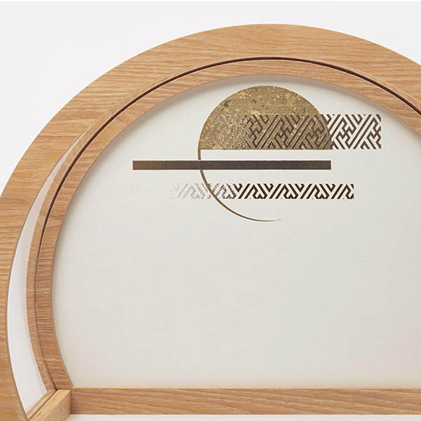 久月　 五月人形　久月 白糸縅 兜 円形 丸型 白木 木目 アクリルケース 取付ケース入り　詳細画像