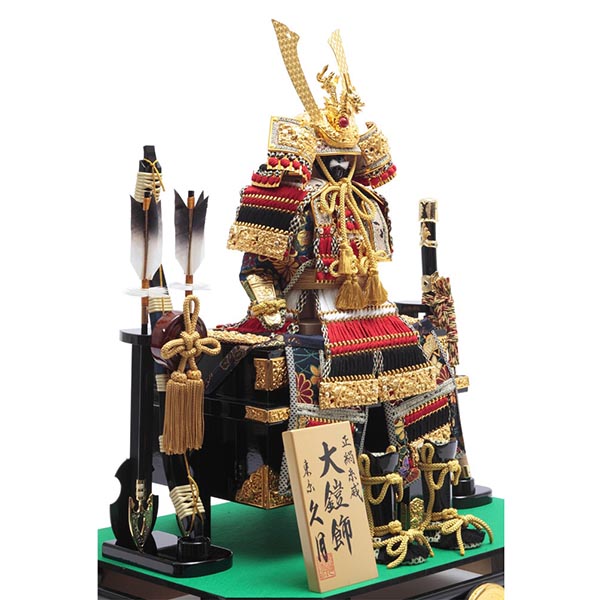 久月　 五月人形　久月 鎧 正絹 色々縅 六角 前面アクリルケース 取付ケース入り　詳細画像