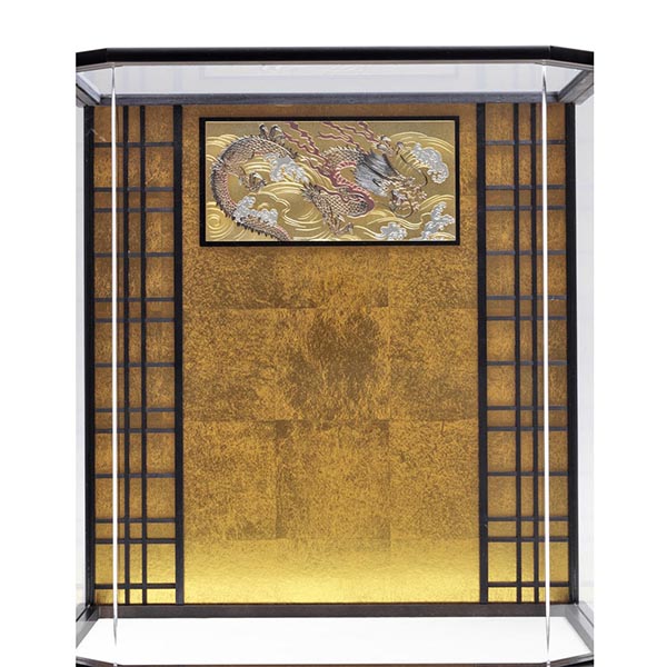 久月　 五月人形　久月 鎧 正絹 色々縅 六角 前面アクリルケース 取付ケース入り　詳細画像