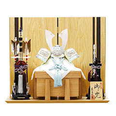 五月人形: 龍村裂 悠晴 ゆうは 兜 平飾り