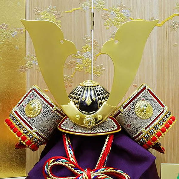 東玉　 五月人形　大鍬形 白木 木目 兜 収納飾り　詳細画像