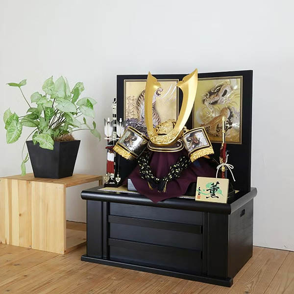 東玉　 五月人形　龍斗 りゅうと 着用兜 収納飾り　詳細画像