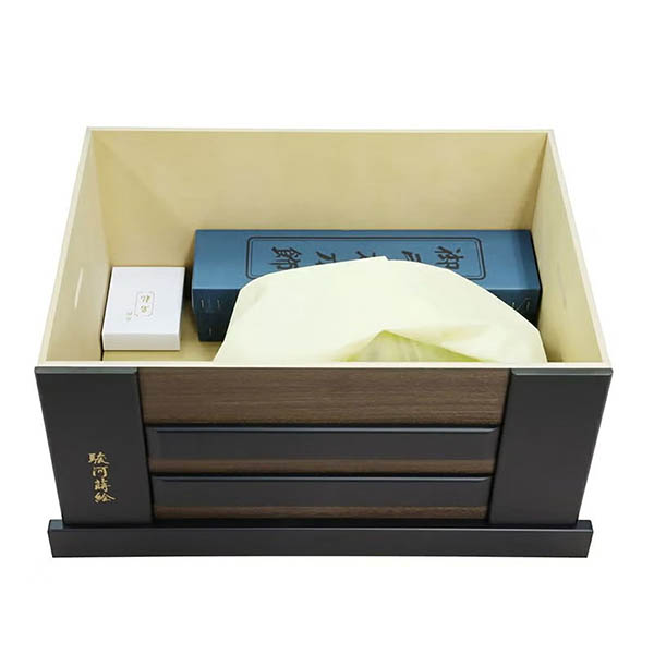 五月人形 東玉 銀盛龍彫金 木目 黒塗り 駿河蒔絵 収納箱 着用兜 収納飾り 詳細画像 東玉 五月人形 銀盛龍彫金 木目 黒塗り 駿河蒔絵 収納箱 着用兜 収納飾り 詳細画像