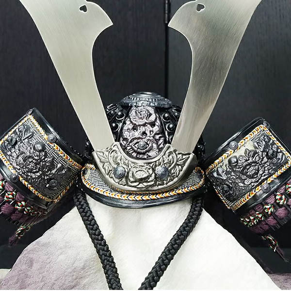 東玉　 五月人形　草木染め 華極 かきょく 櫃飾り 兜 平飾り　詳細画像