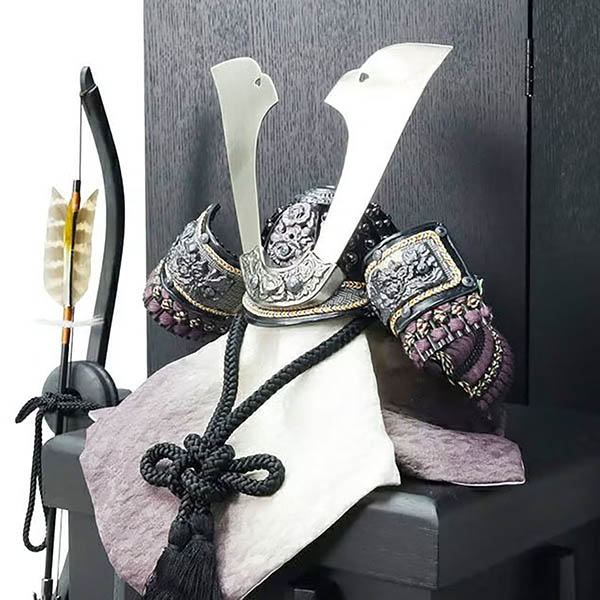 東玉　 五月人形　草木染め 華極 かきょく 櫃飾り 兜 平飾り　詳細画像