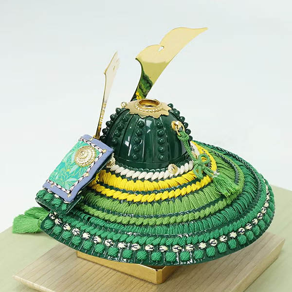 東玉　 五月人形　加藤峻成作 彩り 緑樹 兜 平飾り　詳細画像