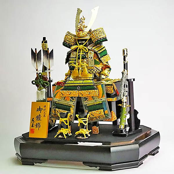 東玉　 五月人形　特選大鎧 六角ガラス 鎧 ケース飾り　詳細画像