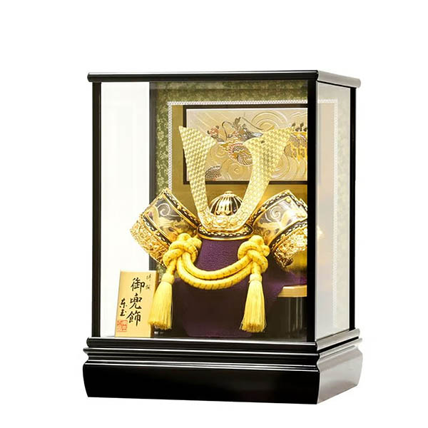 東玉　 五月人形　緋威兜 ガラスケース飾り　詳細画像