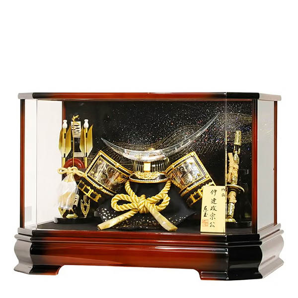 東玉　 五月人形　彫金伊達 LEDライト付き アクリルケース飾り　詳細画像