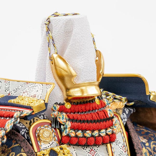 吉徳　 五月人形　雄山作 正絹茜絲縅 鎧飾り　詳細画像