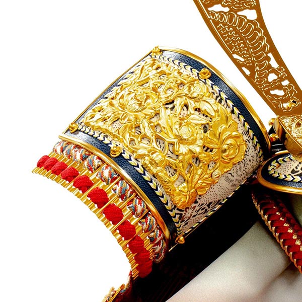 吉徳　 五月人形　正絹赤絲縅 飛龍之兜 高床台飾り　詳細画像