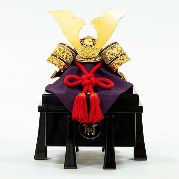 吉徳　 五月人形　正絹赤絲縅 純金箔押兜 兜飾り　詳細画像