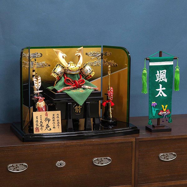 吉徳　 五月人形　玉鳳作 正絹白紺段縅 兜飾り 　詳細画像