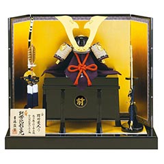 五月人形: 別所実正作 正絹色々縅 阿古陀形之兜 兜飾り 【503H63562】