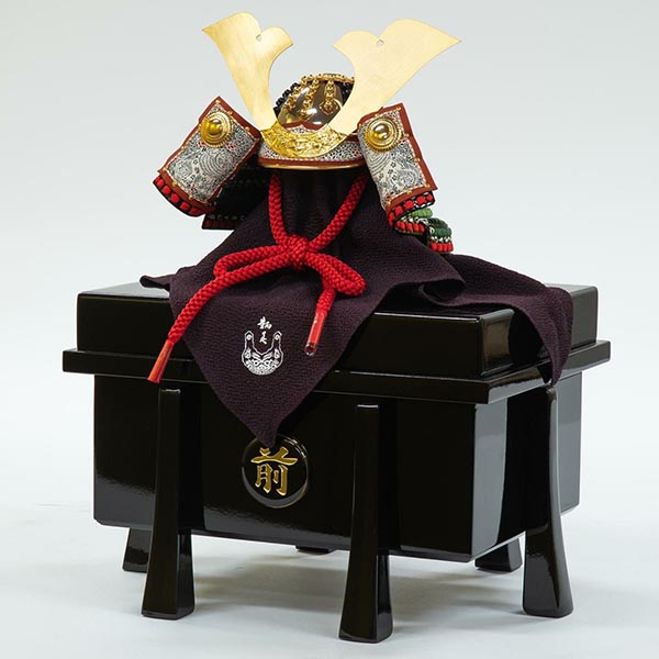 吉徳　 五月人形　加藤鞆美作 正絹萌黄裾濃縅 和紙小札 兜飾り　詳細画像