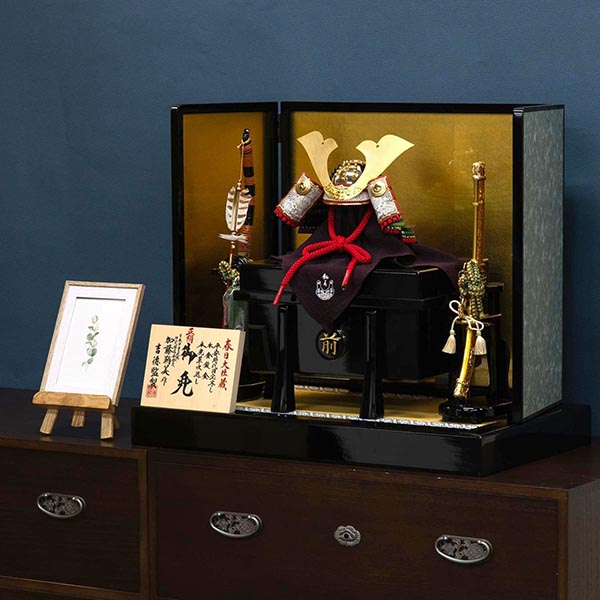 吉徳　 五月人形　加藤鞆美作 正絹萌黄裾濃縅 和紙小札 兜飾り　詳細画像