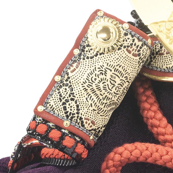 吉徳　 五月人形　小柴鑚穂作 正絹赤絲縅 和紙小札 兜飾り　詳細画像