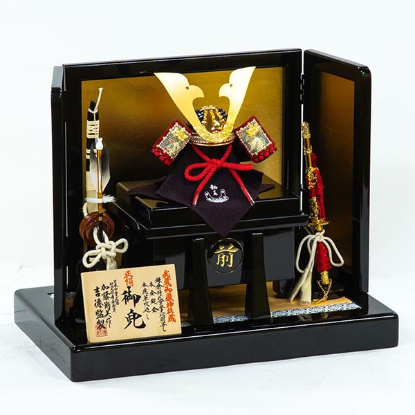 吉徳　 五月人形　加藤鞆美作 正絹紫裾濃縅 和紙小札 兜飾り　詳細画像