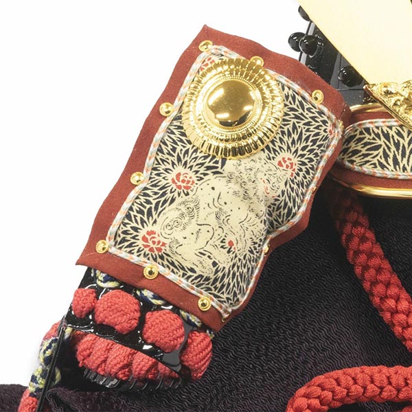 吉徳　 五月人形　加藤鞆美作 正絹赤絲縅  和紙小札 兜飾り　詳細画像