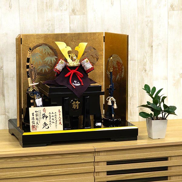 吉徳　 五月人形　加藤鞆美作 正絹紺裾濃縅 和紙小札 兜飾り　詳細画像